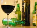 Au troisième âge, le binge drinking accélère l’Alzheimer